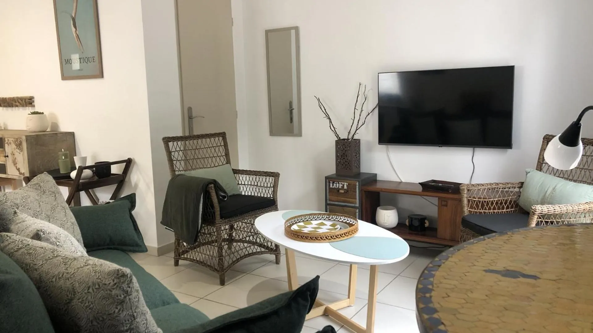 Maison 3 Chambres, Parking, Jardin, Climatisation Arles France