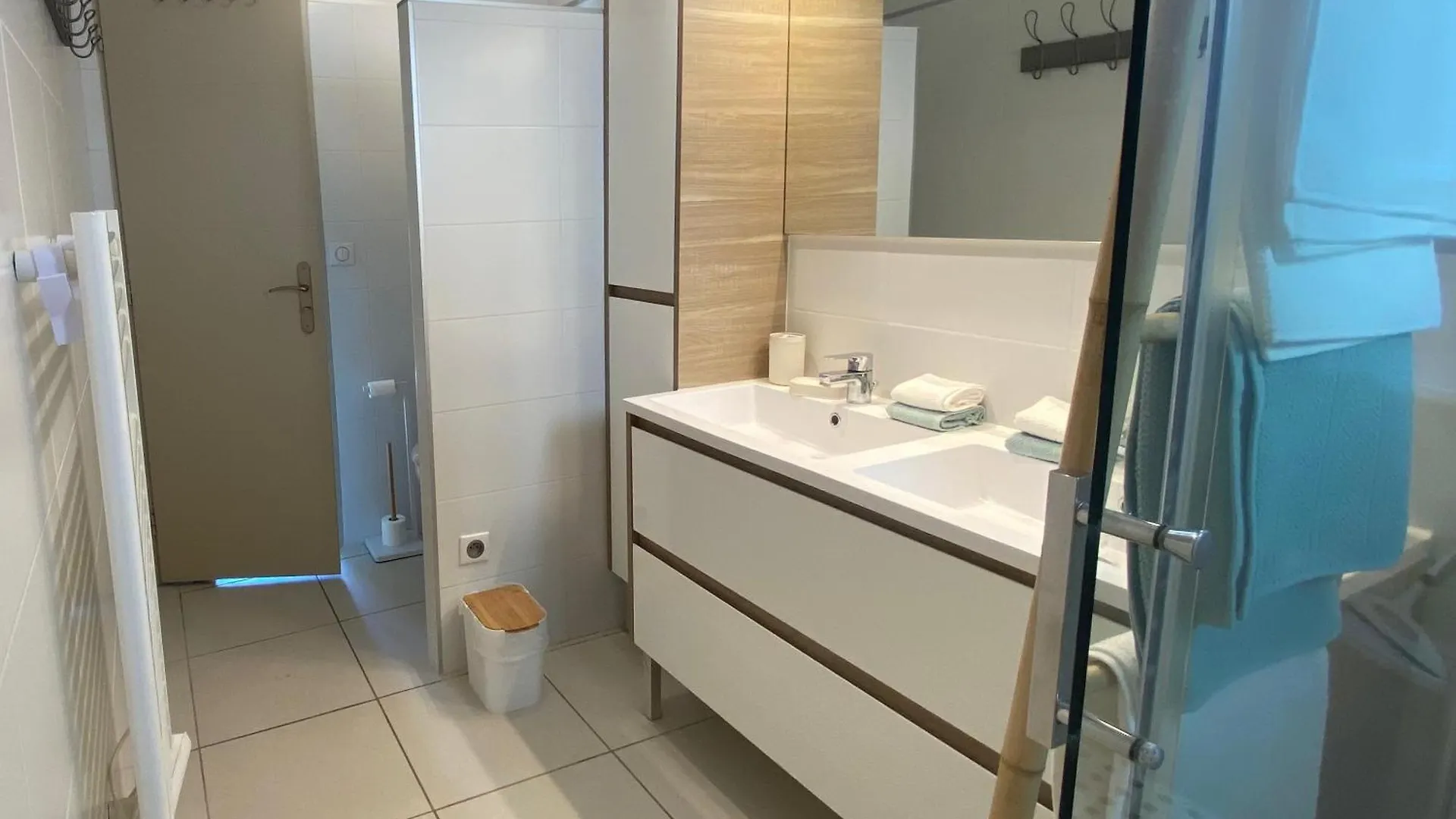 Holiday home Maison 3 Chambres, Parking, Jardin, Climatisation Arles France